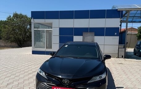 Toyota Camry, 2018 год, 2 700 000 рублей, 2 фотография