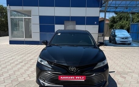 Toyota Camry, 2018 год, 2 700 000 рублей, 11 фотография