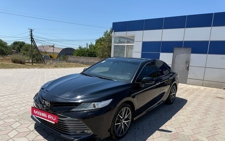 Toyota Camry, 2018 год, 2 700 000 рублей, 9 фотография