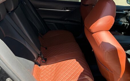 Toyota Camry, 2018 год, 2 700 000 рублей, 16 фотография