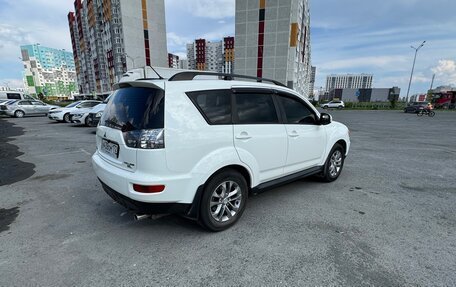 Mitsubishi Outlander III рестайлинг 3, 2011 год, 1 200 000 рублей, 2 фотография