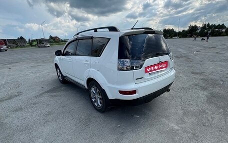 Mitsubishi Outlander III рестайлинг 3, 2011 год, 1 200 000 рублей, 3 фотография