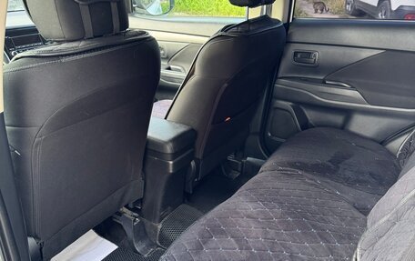Mitsubishi Outlander III рестайлинг 3, 2014 год, 1 550 000 рублей, 11 фотография