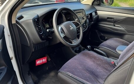 Mitsubishi Outlander III рестайлинг 3, 2014 год, 1 550 000 рублей, 9 фотография