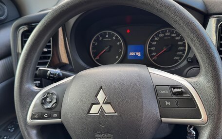 Mitsubishi Outlander III рестайлинг 3, 2014 год, 1 550 000 рублей, 18 фотография