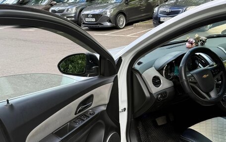 Chevrolet Cruze II, 2013 год, 800 000 рублей, 10 фотография