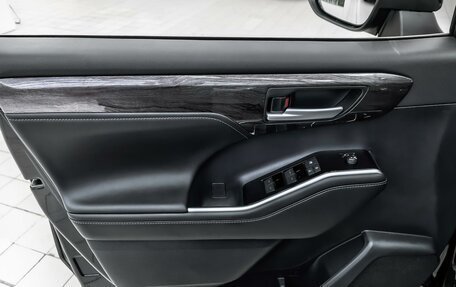 Toyota Highlander, 2024 год, 4 995 000 рублей, 7 фотография