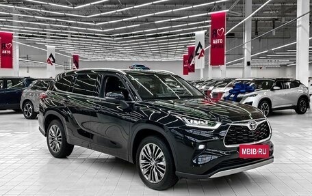 Toyota Highlander, 2024 год, 4 995 000 рублей, 3 фотография