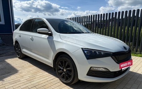 Skoda Rapid II, 2022 год, 1 590 000 рублей, 2 фотография