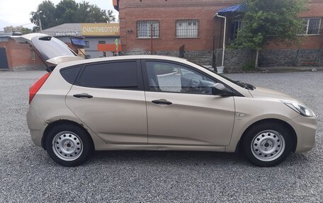 Hyundai Solaris II рестайлинг, 2012 год, 650 000 рублей, 4 фотография