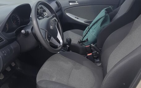 Hyundai Solaris II рестайлинг, 2012 год, 650 000 рублей, 8 фотография