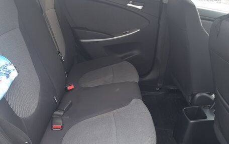 Hyundai Solaris II рестайлинг, 2012 год, 650 000 рублей, 10 фотография