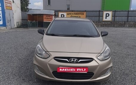 Hyundai Solaris II рестайлинг, 2012 год, 650 000 рублей, 3 фотография