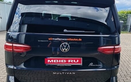 Volkswagen Multivan, 2023 год, 6 150 000 рублей, 3 фотография