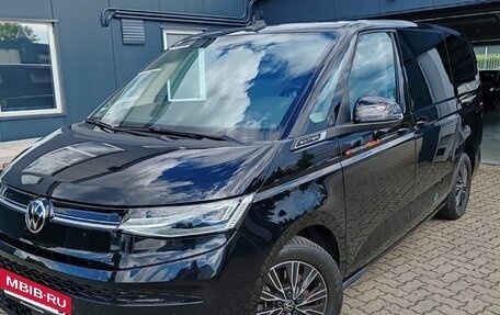 Volkswagen Multivan, 2023 год, 6 150 000 рублей, 2 фотография