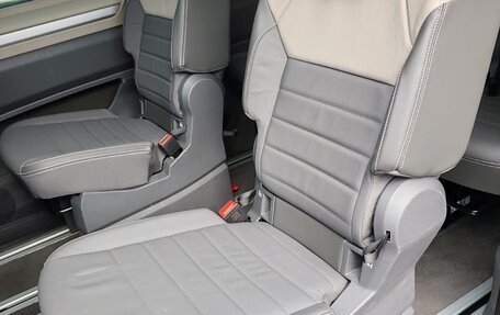 Volkswagen Multivan, 2023 год, 6 150 000 рублей, 15 фотография