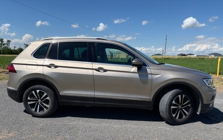 Volkswagen Tiguan II, 2019 год, 2 600 000 рублей, 4 фотография