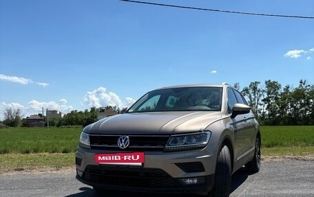 Volkswagen Tiguan II, 2019 год, 2 600 000 рублей, 2 фотография