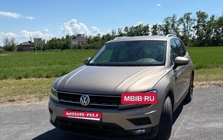 Volkswagen Tiguan II, 2019 год, 2 600 000 рублей, 3 фотография