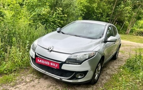 Renault Megane III, 2014 год, 580 000 рублей, 2 фотография