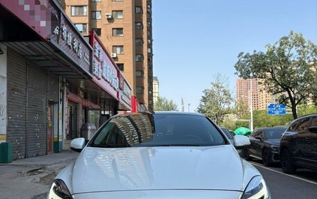 Volvo V40 II рестайлинг, 2018 год, 1 140 000 рублей, 2 фотография