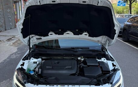Volvo V40 II рестайлинг, 2018 год, 1 140 000 рублей, 13 фотография