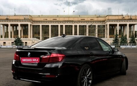 BMW 5 серия, 2014 год, 1 950 000 рублей, 2 фотография
