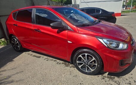 Hyundai Solaris II рестайлинг, 2012 год, 650 000 рублей, 3 фотография