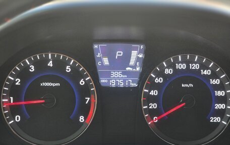 Hyundai Solaris II рестайлинг, 2012 год, 650 000 рублей, 13 фотография
