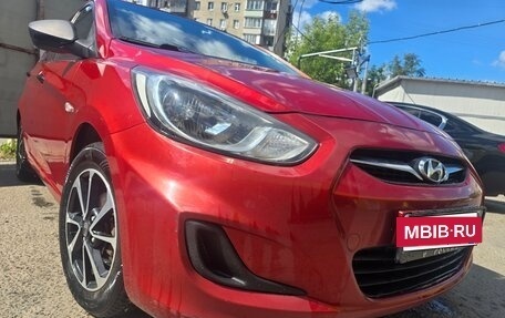 Hyundai Solaris II рестайлинг, 2012 год, 650 000 рублей, 17 фотография