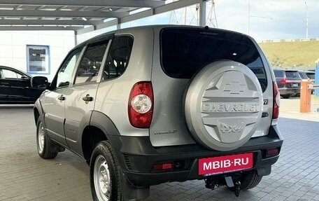 Chevrolet Niva I рестайлинг, 2018 год, 779 000 рублей, 3 фотография