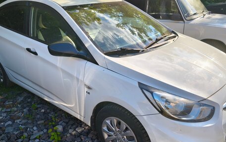 Hyundai Solaris II рестайлинг, 2014 год, 400 000 рублей, 1 фотография