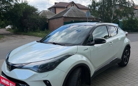 Toyota C-HR I рестайлинг, 2021 год, 2 220 000 рублей, 3 фотография