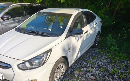 Hyundai Solaris II рестайлинг, 2014 год, 400 000 рублей, 2 фотография