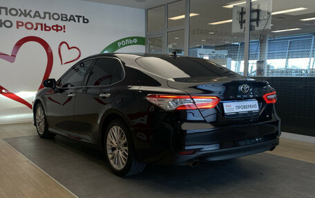 Toyota Camry, 2019 год, 3 390 000 рублей, 7 фотография