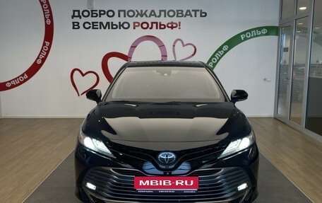 Toyota Camry, 2019 год, 3 390 000 рублей, 3 фотография