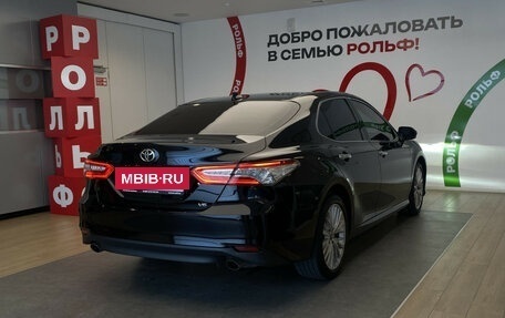 Toyota Camry, 2019 год, 3 390 000 рублей, 5 фотография