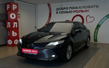 Toyota Camry, 2019 год, 3 390 000 рублей, 2 фотография