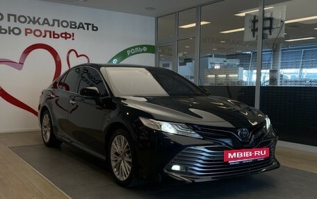 Toyota Camry, 2019 год, 3 390 000 рублей, 4 фотография