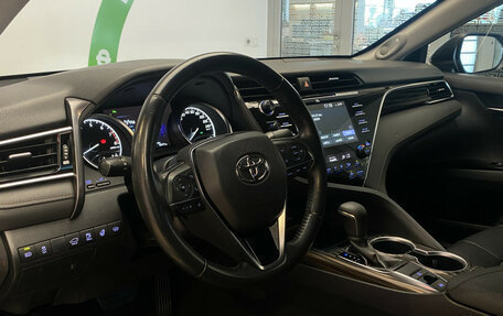 Toyota Camry, 2019 год, 3 390 000 рублей, 18 фотография