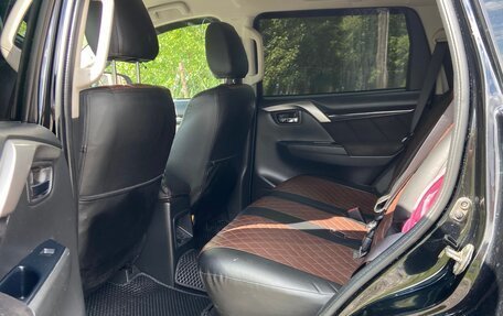 Mitsubishi Pajero Sport III рестайлинг, 2019 год, 2 890 000 рублей, 30 фотография