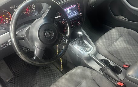 Volkswagen Jetta VI, 2012 год, 689 000 рублей, 5 фотография