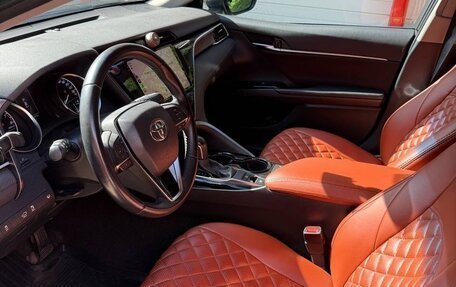 Toyota Camry, 2020 год, 2 600 000 рублей, 5 фотография