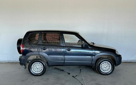 Chevrolet Niva I рестайлинг, 2015 год, 585 000 рублей, 7 фотография