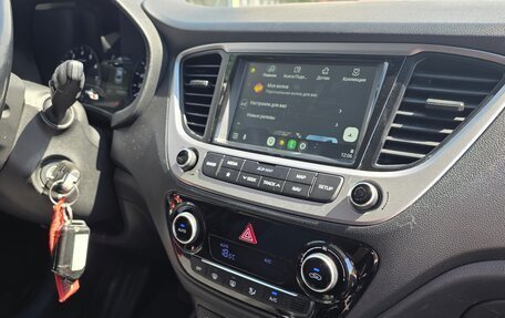 Hyundai Solaris II рестайлинг, 2018 год, 1 200 000 рублей, 11 фотография
