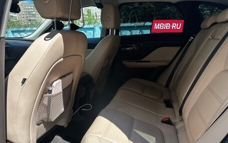 Jaguar F-Pace, 2017 год, 2 600 000 рублей, 9 фотография