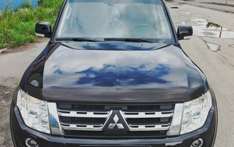 Mitsubishi Pajero IV, 2013 год, 2 600 000 рублей, 3 фотография
