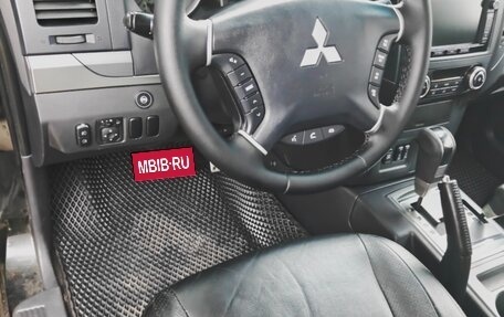 Mitsubishi Pajero IV, 2013 год, 2 600 000 рублей, 10 фотография