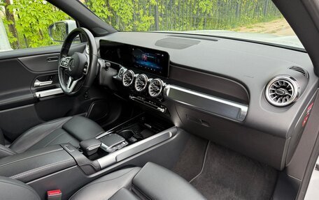 Mercedes-Benz GLB, 2021 год, 2 600 000 рублей, 11 фотография