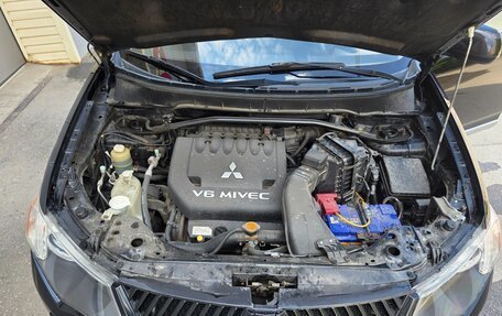 Mitsubishi Outlander III рестайлинг 3, 2007 год, 1 100 000 рублей, 14 фотография